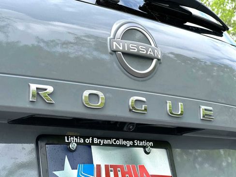 Used 2023 Nissan Rogue SL w/ SL Premium Package image 15