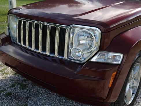 Used 2009 Jeep Liberty Limited w/ Premium Group AWD/4WD image 23