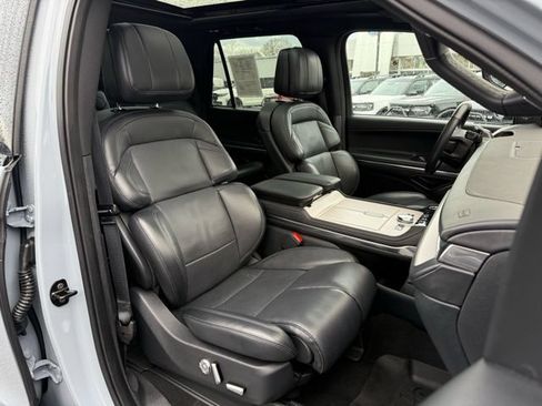 Used 2025 Lincoln Navigator Reserve w/ Jet Appearance Package AWD/4WD image 17