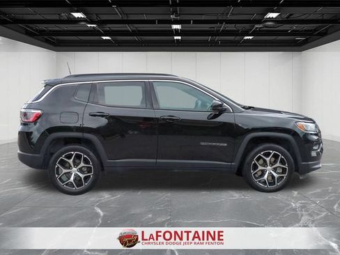 Used 2024 Jeep Compass Limited AWD/4WD image 6