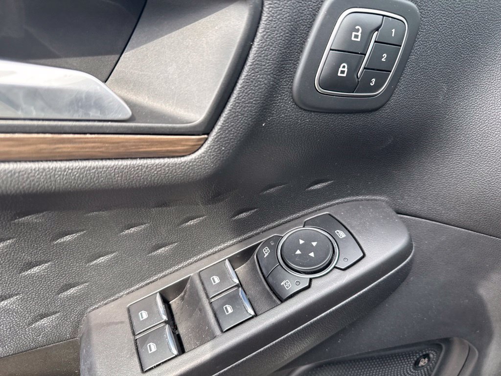 Used 2020 Ford Escape Titanium AWD/4WD image 23