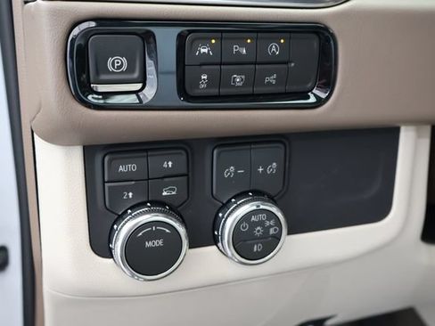 New 2026 GMC Yukon Denali AWD/4WD image 23