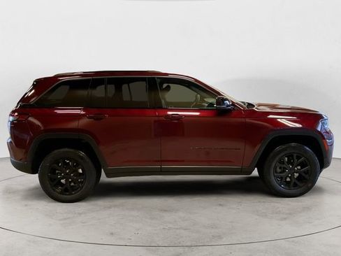 New 2026 Jeep Grand Cherokee Altitude AWD/4WD image 7