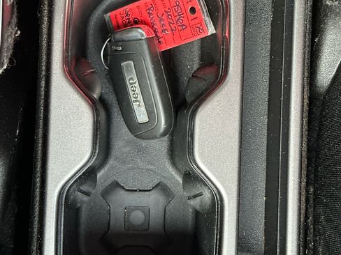 Used 2022 Jeep Renegade Latitude w/ Convenience Group image 37