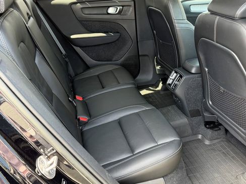 Certified 2023 Volvo XC40 B5 Core w/ Convenience Package AWD/4WD image 17