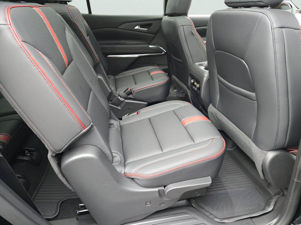 New 2027 Chevrolet Traverse RS w/ LPO, Floor Liner Package AWD/4WD image 13
