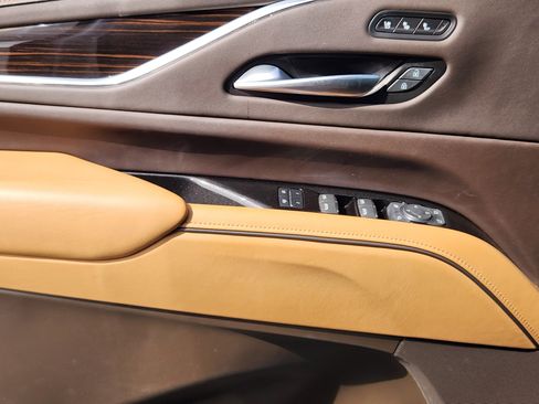 Certified 2024 Cadillac Escalade Premium Luxury w/ Performance Package image 23