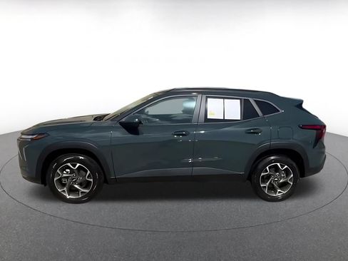 Used 2025 Chevrolet Trax LT w/ LT Convenience Package FWD image 6