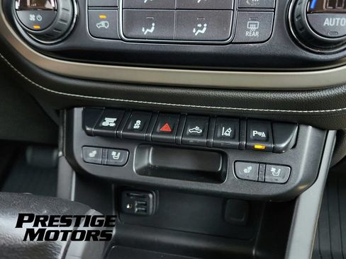 Used 2021 GMC Canyon Denali AWD/4WD image 12