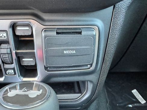 New 2025 Jeep Wrangler Sahara w/ Technology Group image 26