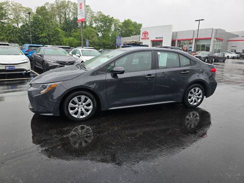 Used 2023 Toyota Corolla LE FWD image 3