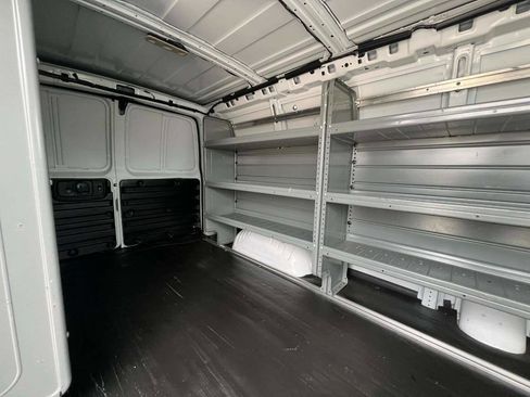 Used 2022 GMC Savana 2500 2500 3dr Cargo Van w/ Driver Convenience Package image 12