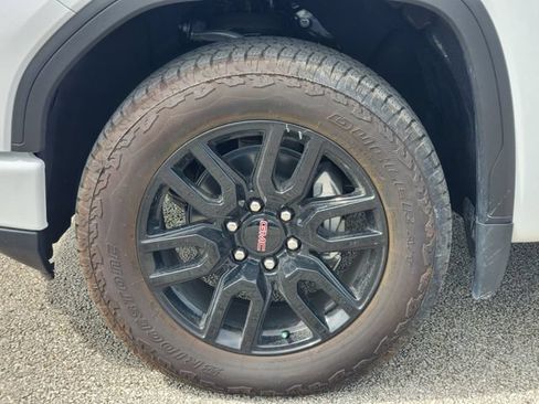 Used 2025 GMC Sierra 1500 Elevation w/ X31 Off-Road Package AWD/4WD image 8