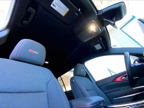 Used 2024 Chevrolet Traverse Z71 image 14