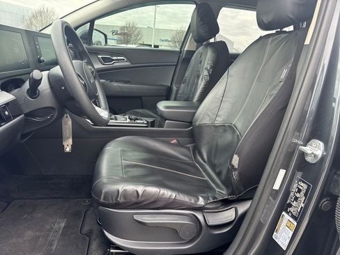Used 2023 Kia Sportage LX image 17