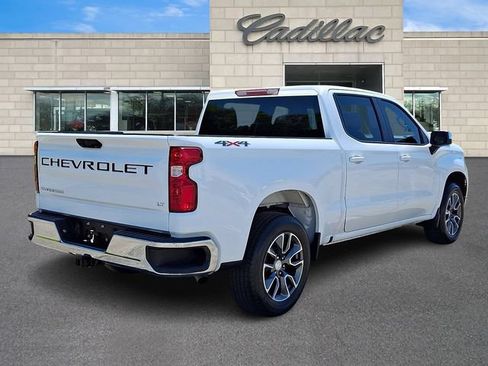 Used 2022 Chevrolet Silverado 1500 LT AWD/4WD image 8