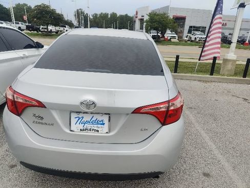Used 2019 Toyota Corolla LE FWD image 7