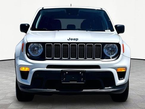 Used 2023 Jeep Renegade Latitude AWD/4WD image 2