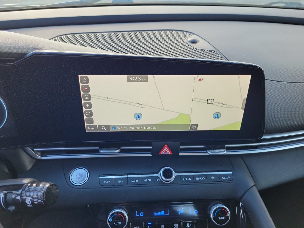 Used 2025 Hyundai Elantra SEL FWD image 33
