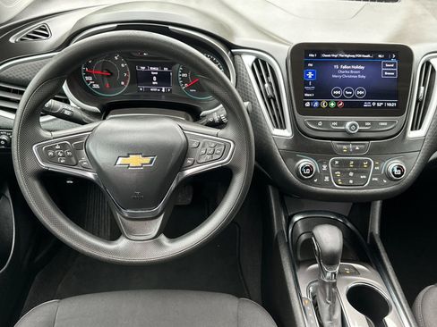 Used 2024 Chevrolet Malibu LT image 16