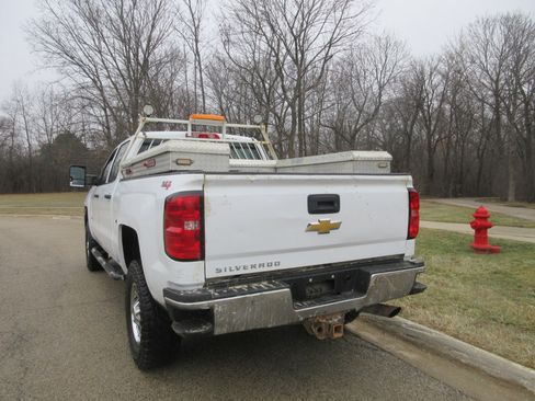 Used 2018 Chevrolet Silverado 2500 W/T w/ Snow Plow Prep Package image 26