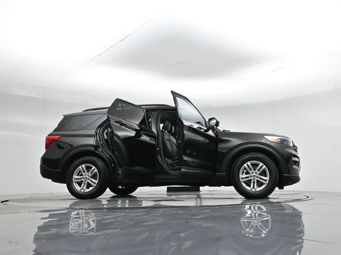 Certified 2022 Ford Explorer XLT w/ Equipment Group 202A image 55