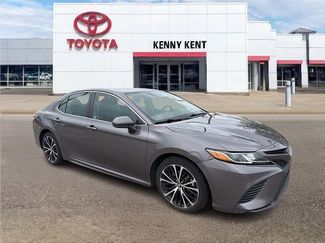 Used 2020 Toyota Camry SE FWD video 1