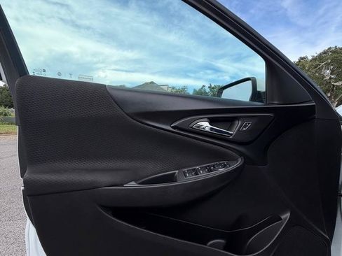 Used 2023 Chevrolet Malibu LT FWD image 9