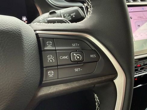 New 2025 Jeep Grand Cherokee Limited w/ Black Appearance Package image 17