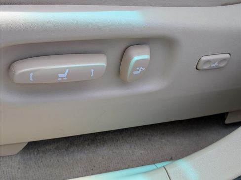 Used 2013 Lexus RX 350 AWD w/ Navigation Pkg image 19