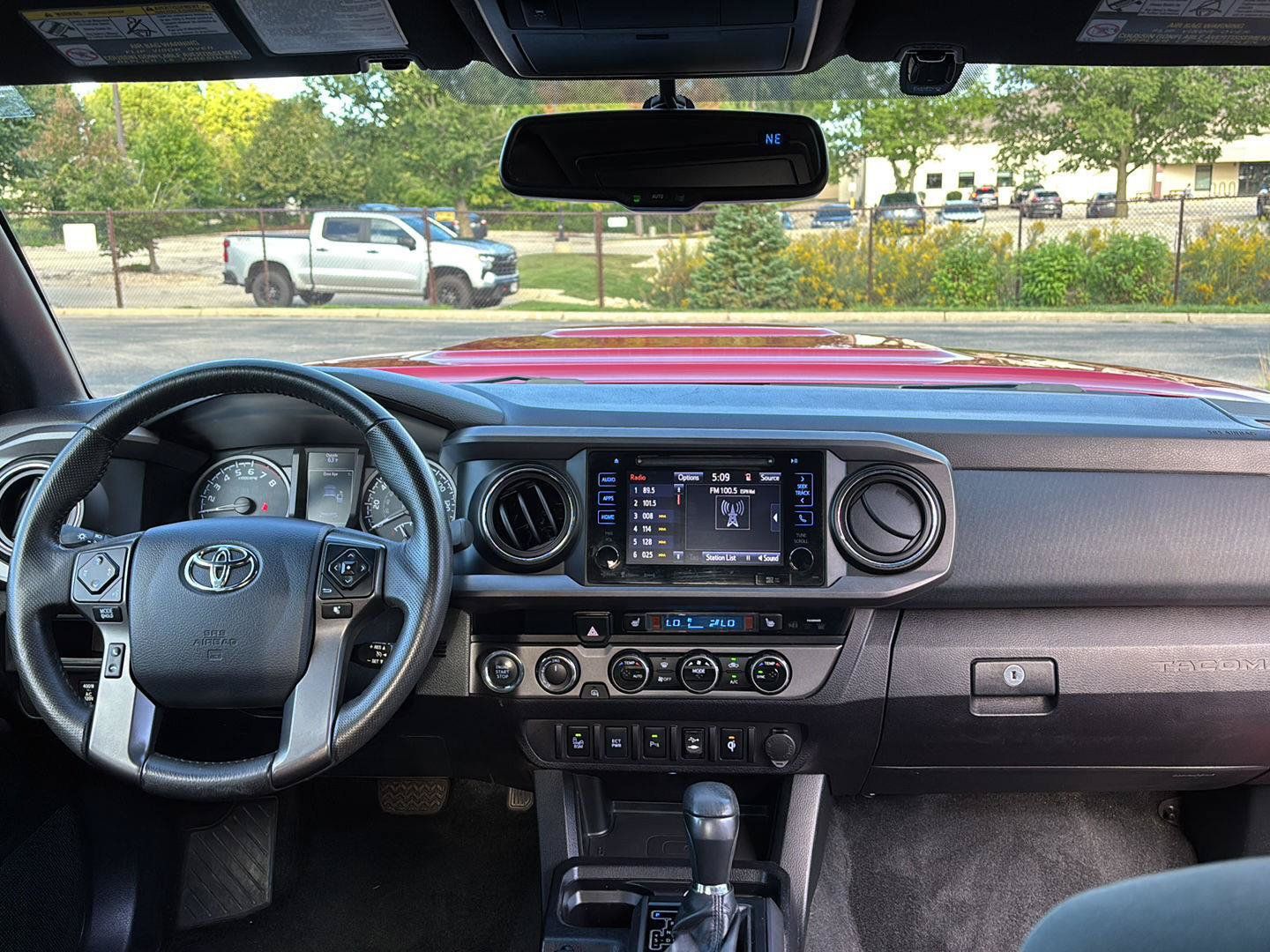 Used 2017 Toyota Tacoma TRD Sport w/ Premium & Technology Package AWD/4WD image 20