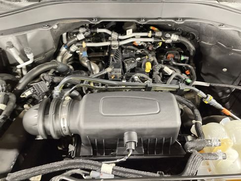 Used 2022 Ford Explorer XLT w/ Equipment Group 202A image 17