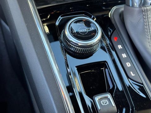 New 2026 GMC Canyon Elevation w/ Convenience Package image 19