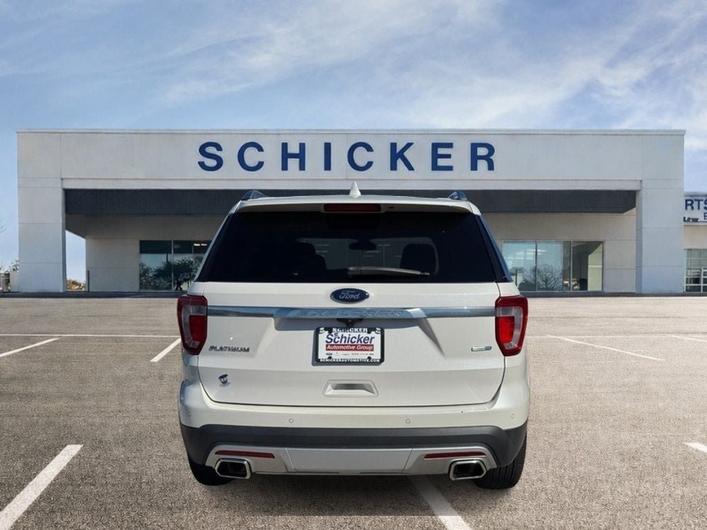 Used 2017 Ford Explorer Platinum AWD/4WD image 4