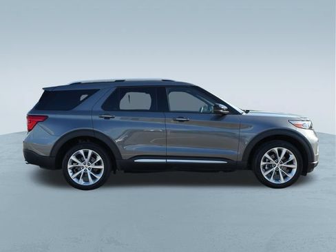 Used 2023 Ford Explorer Platinum w/ Technology Package AWD/4WD image 10