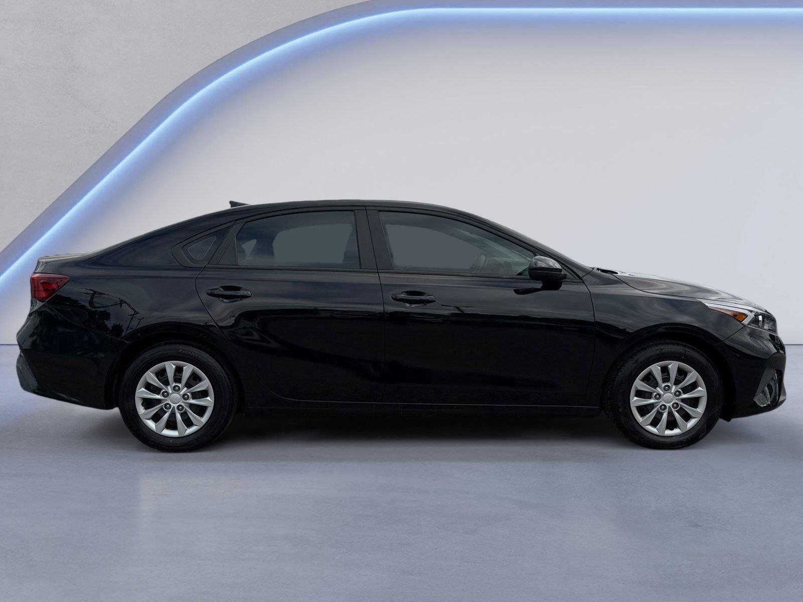 Used 2022 Kia Forte Sedan FWD image 2