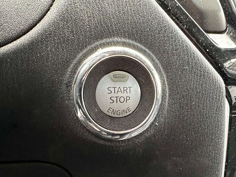 Used 2019 Nissan Pathfinder S image 23