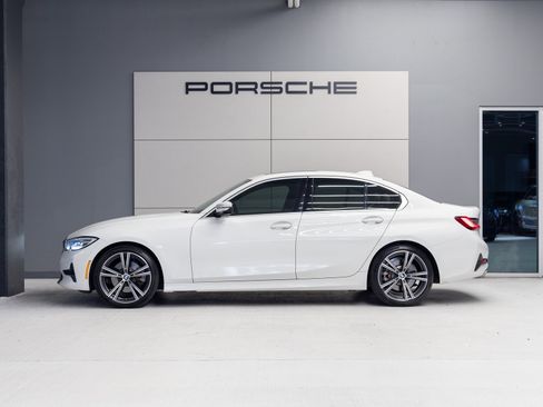 Used 2022 BMW 330i Sedan w/ Premium Package image 2