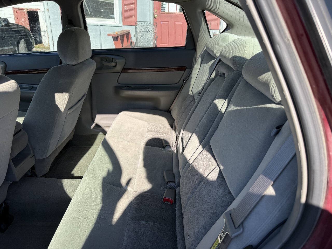 Used 2005 Chevrolet Impala w/ Preferred Equipment Group FWD image 12