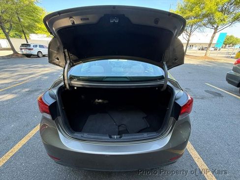 Used 2015 Hyundai Elantra Limited FWD image 18