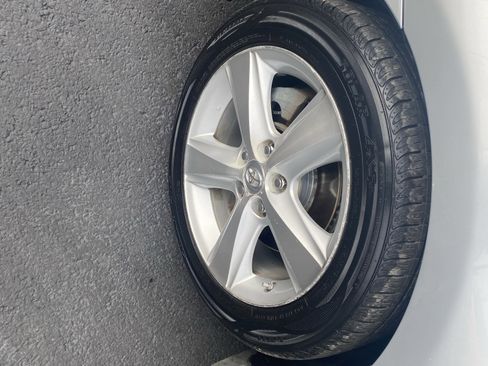 Used 2011 Toyota Camry image 30