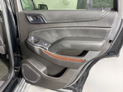 Used 2017 GMC Yukon SLT image 28