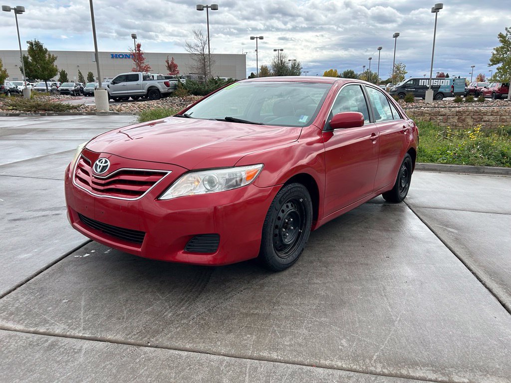 Used 2011 Toyota Camry LE FWD image 3