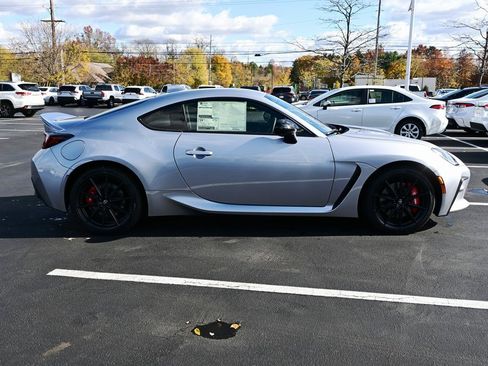 New 2025 Toyota GR86 Premium image 9