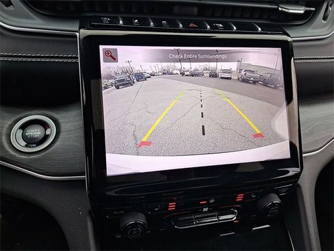 Used 2022 Jeep Grand Cherokee L Limited image 19