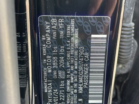 Used 2024 Hyundai Elantra SEL image 28