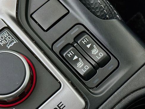 Certified 2022 Subaru Forester Limited w/ Popular Package #3 image 28