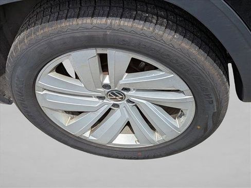 Used 2021 Volkswagen Atlas Cross Sport SE w/ Panoramic Sunroof Package AWD/4WD image 7