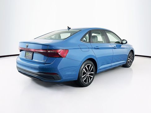 Used 2025 Volkswagen Jetta SE FWD image 9
