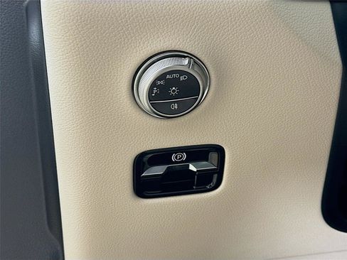 Used 2026 Mercedes-Benz GLC 300 4MATIC image 10